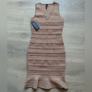 BNWT Marciano Guess V-neckBodycon Mermaid Dress - Size S